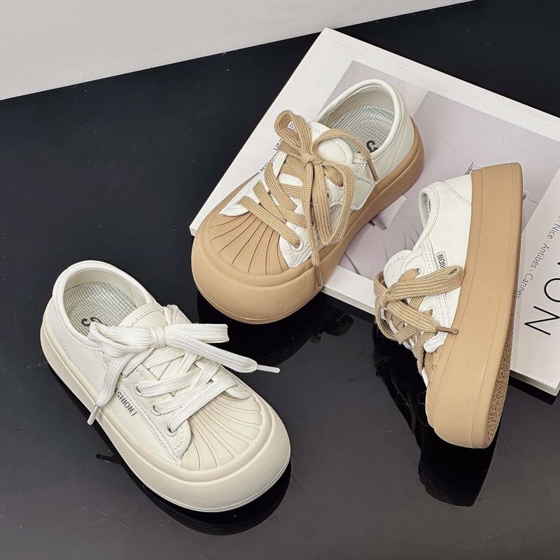 2024 Scarpe casual con testa a conchiglia alla moda in edizione coreana bianca per bambini nuovi della primavera 2024 per ragazzi e ragazze_voghion.com