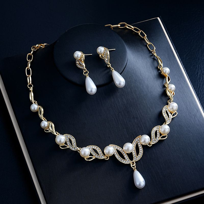 Collana e orecchini con perle a goccia d'acqua, set di accessori da sposa, temperamento alla moda, set da due pezzi da donna all'ingrosso_voghion.com