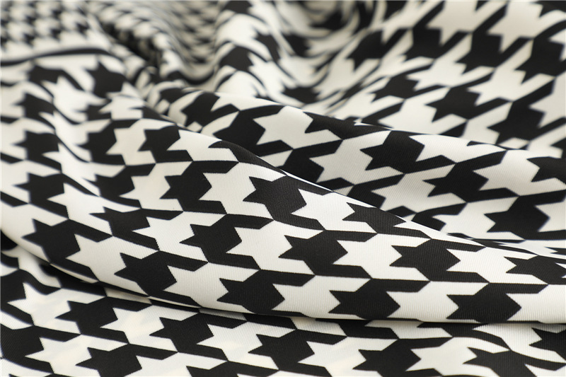 Temperamento Sciarpa Donna 90 cm Twill Seta Fascia per capelli Sciarpa quadrata semplice Protezione solare Decorazione Scialle Mille uccelli_voghion.com