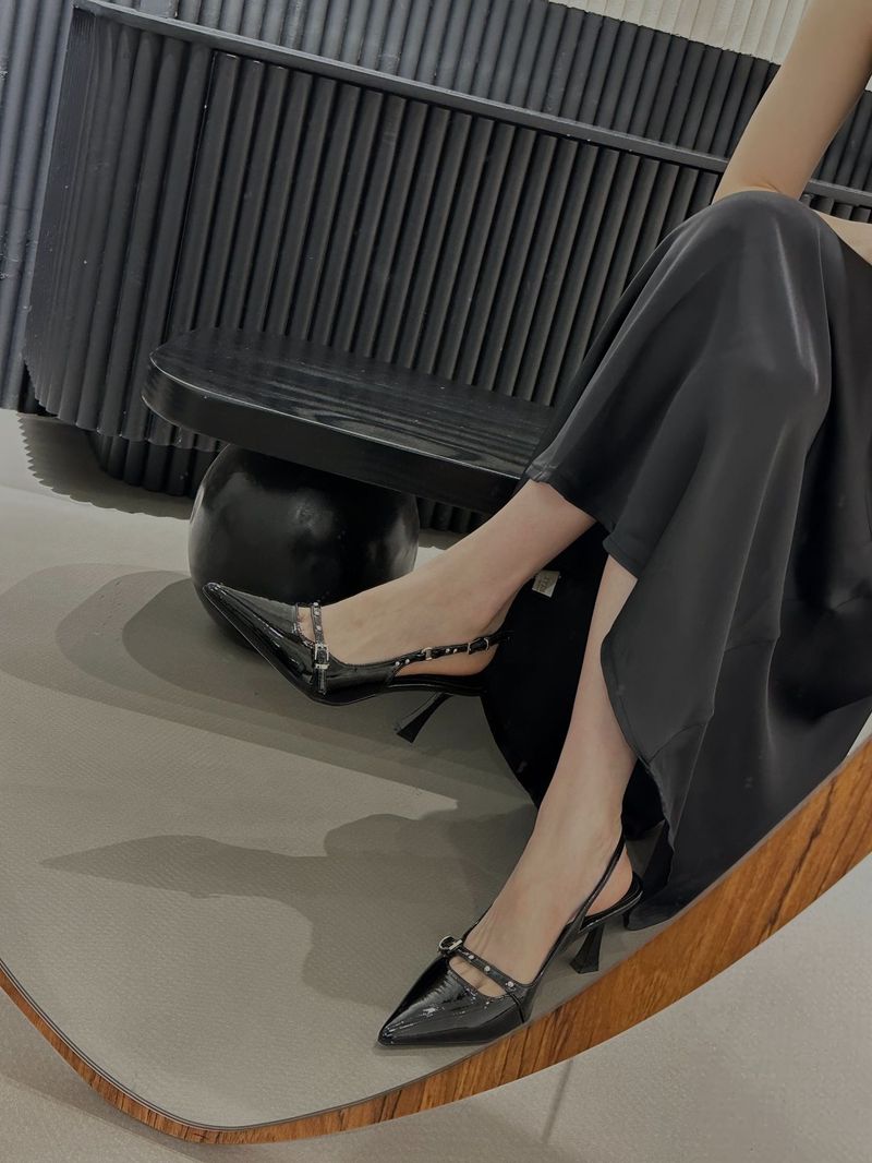 Stagione primaverile e autunnale 2024 Nuovi sandali Baotou alti con bocca superficiale rivettata, testa a punta da donna, temperamento, sottile_voghion.com