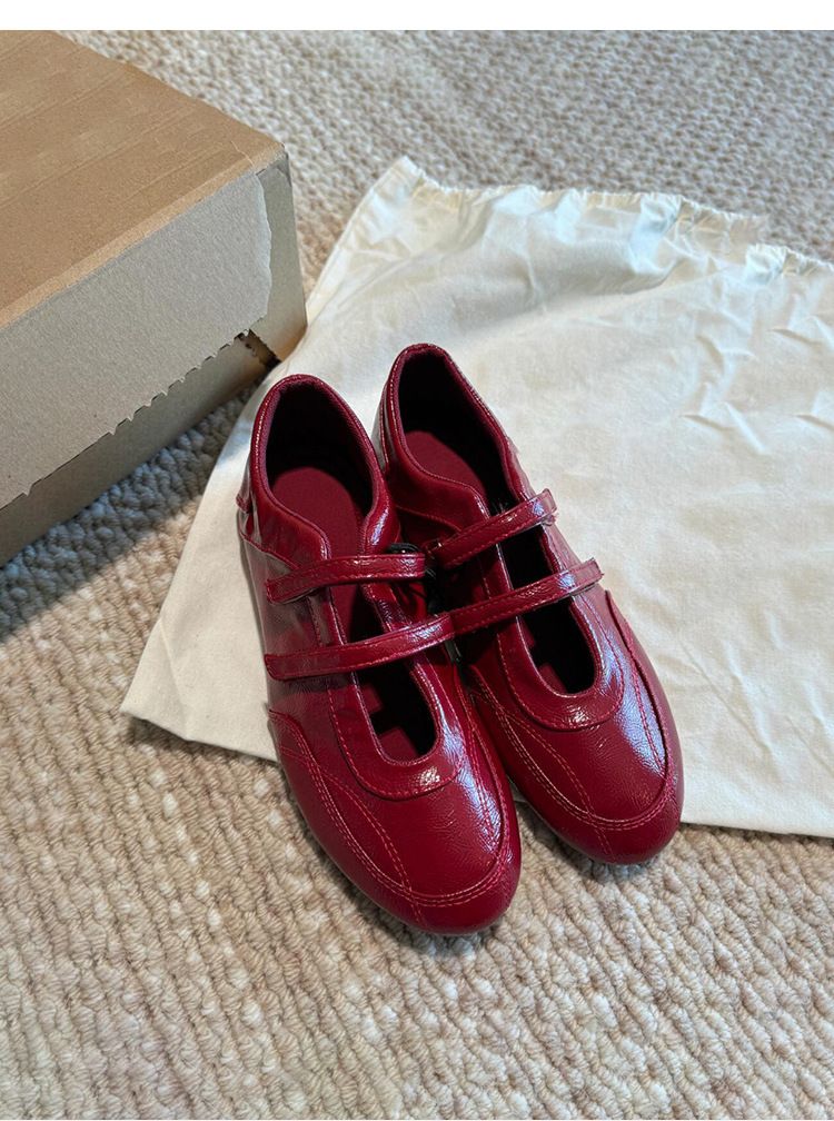 Lässige Damen-Sneakers, multifunktionaler Stil, Mary Jane-Leder, rote flache Einzelschuhe, modisch, vielseitig_voghion.com