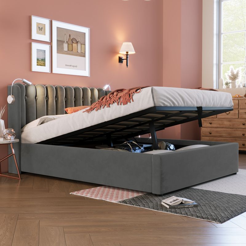 Lit double 160 x 200 cm avec liseuses, ports de charge USB, tête de lit avec rangement, sommier à lattes, revêtement velours, gris (matelas non inclus)_voghion.com