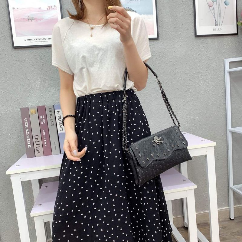 Skull Clutch Bag - Punk Chain Crossbody Purse (Classic Buckle Studded Detailing Mini Size Black/Gold Versatile Shoulder & Handheld)_voghion.com