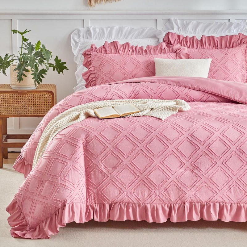 Pink Diamond Tufted Cut-Out Quilt Set With Ruffled Edge - Polyester Comforter_voghion.com