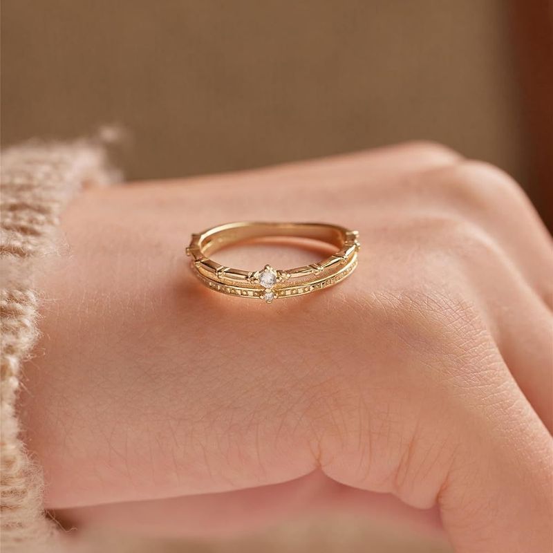 Ring van sterlingzilver (S925) voor dames, high-end persoonlijkheid, dubbellaags nicheontwerp, 14-karaats vergulde diamanten ring_voghion.com