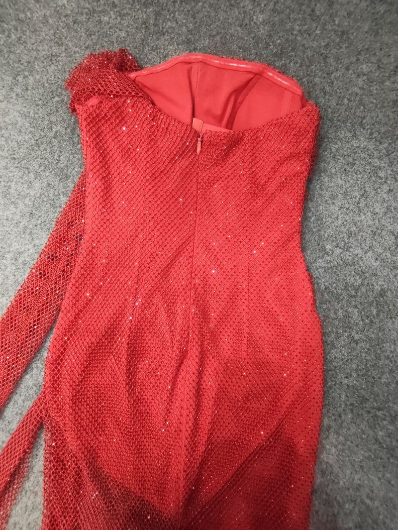 Elegant & Sexy Mesh Crystal Evening Dress For Parties & Galas – Off-Shoulder High Waist Floor-Length Gown With Slit & Open Back_voghion.com