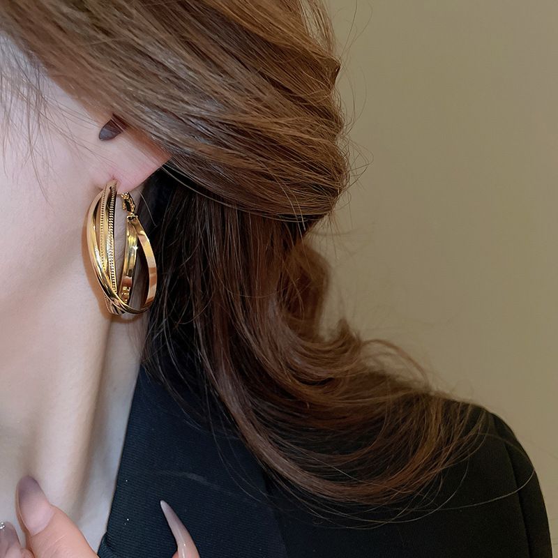 Silver Needle Cross Hollow Geometric Earrings Metal Design Earrings European And American Light Luxury Fashion Earrings_voghion.com