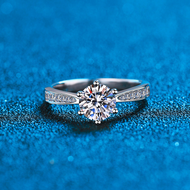 Six Claw Mosang Stone Ring, Pure Silver, High end, Light Luxury, Plating with Pt950 Gold Jewelry for Women in Small and_voghion.com