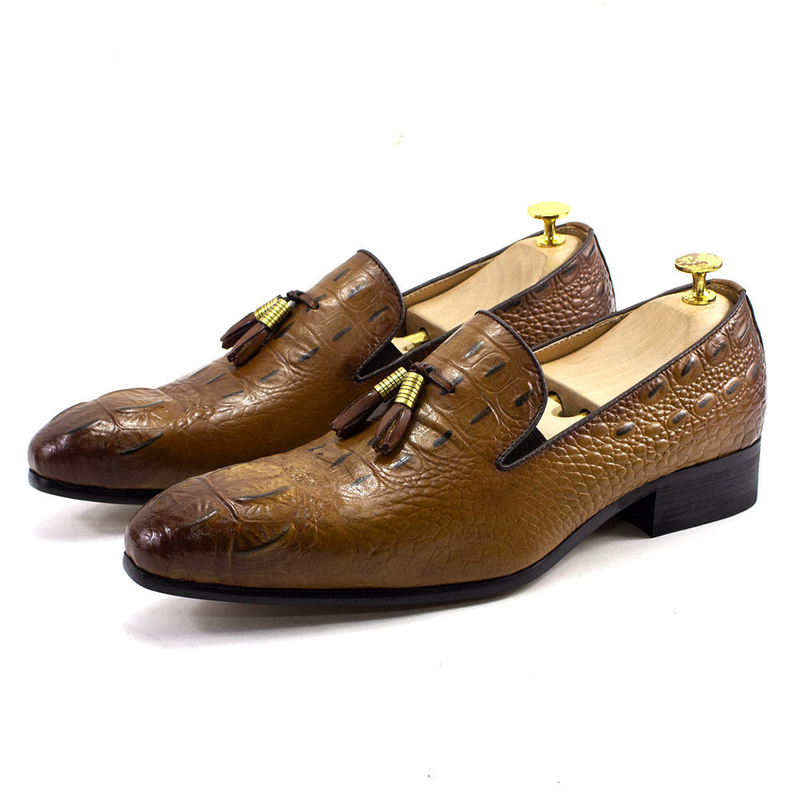 Unschlagbare Qualität. Unschlagbare Qualität. Italienische handgefertigte Business-Freizeitschuhe, spitze Leder-Loafer mit Quaste, trendige Herrenschuhe mit Krokodilmuster_voghion.com