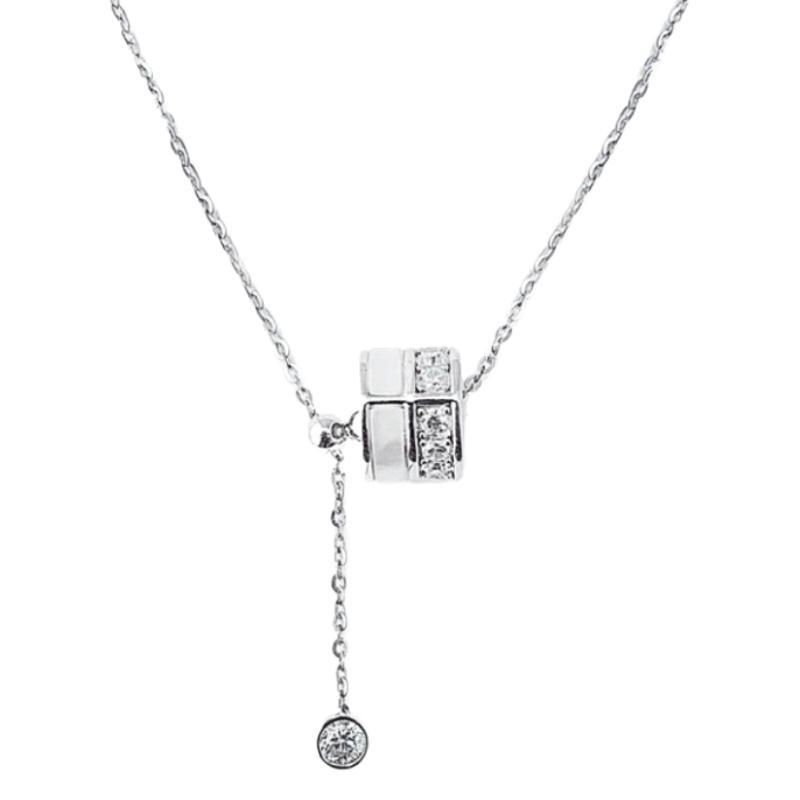 Silberne Halskette aus natürlichem weißem Perlmutt mit schmaler Taille für Damen mit Zirkon-Quastenanhänger, elegant im High-End-Stil_voghion.com