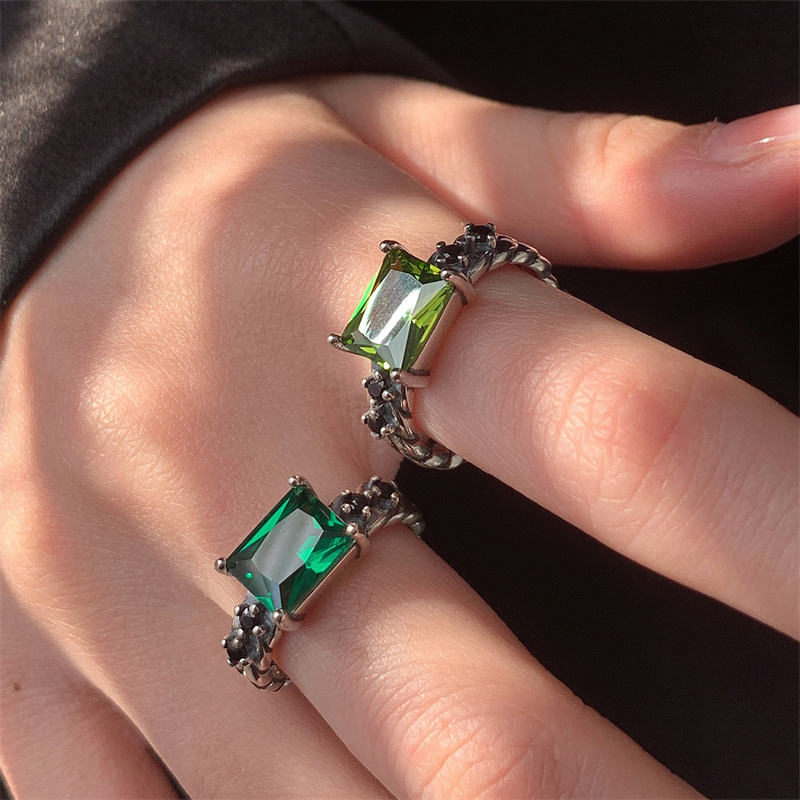 Sterling VENUS Sier Retro Emerald Square Zircon Open Ring Female Niche Design Fashion Light Jewelry_voghion.com