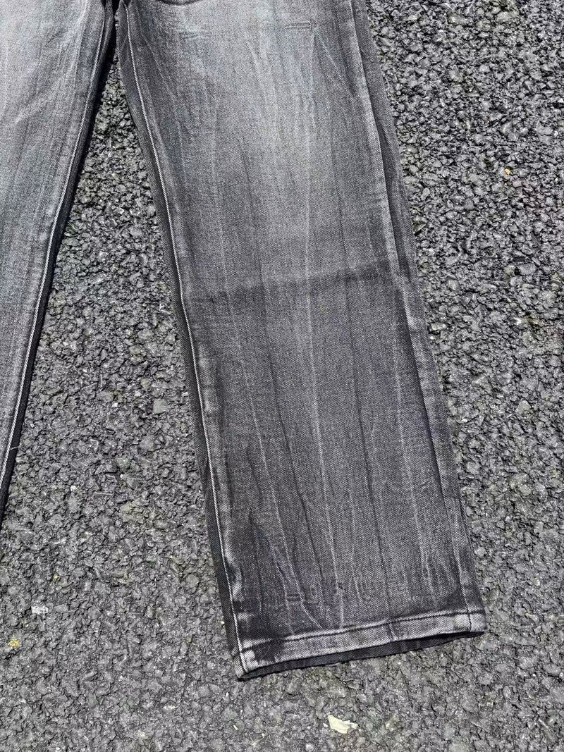 Relaxed Fit Straight Leg Jeans für Herren – Vintage Washed Denim Pants mit Used-Details für Streetwear & Urban Style_voghion.com