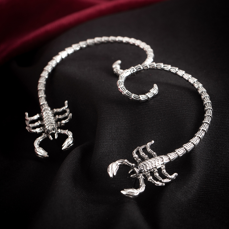 Zubehör Dark Outline Scorpion Gebogene Ohrringe Hip Hop Persönlichkeit Metall 3D Manschette Ohrhaken_voghion.com