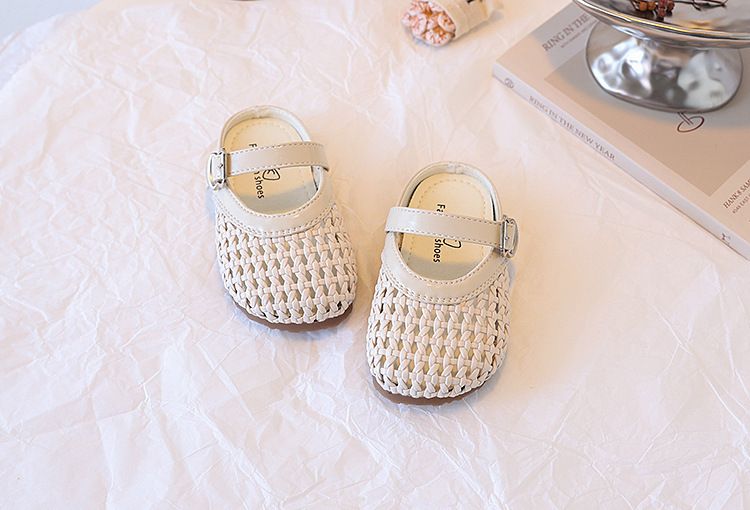 Sandali da esterno alla moda con suola morbida per ragazze, stile coreano, estate 2025, nuove pantofole chiuse in tessuto per ragazze_voghion.com