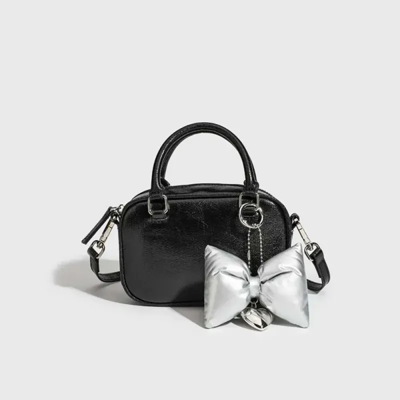 Designer 2025 Small Square Mini Exquisite Minority Clutches All-Match Daily Sweet Simple Handbags Soft Commuter_voghion.com