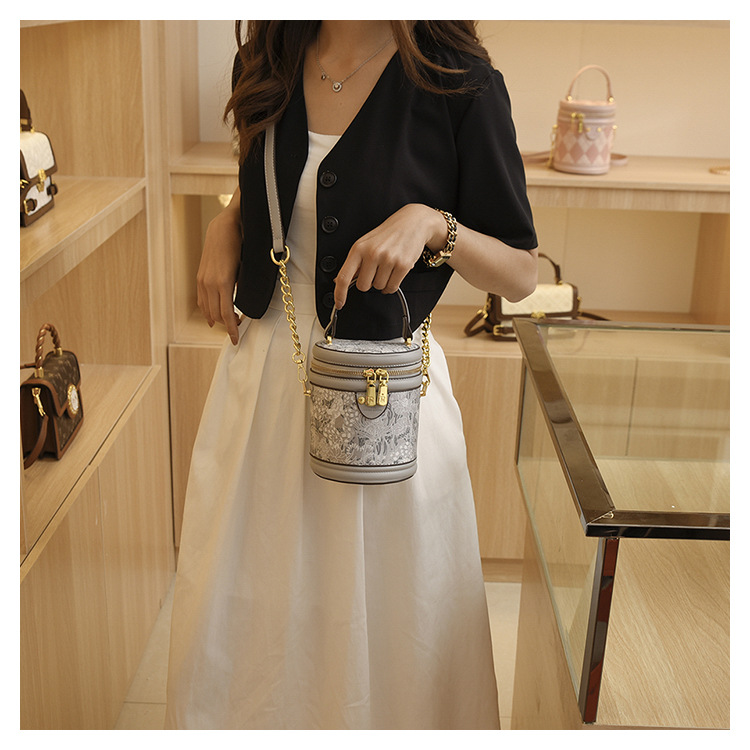 Beliebte bedruckte zylindri Ta für Damen 2023 Neuer Modetrend High-End-Sensation Internet Rote tragbare_voghion.com