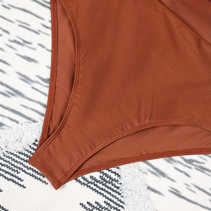 Maillot de bain une pièce asymétrique torsadé grande taille pour femme, soutien-gorge en acier, boucle creuse en métal froncée, couleur unie_voghion.com