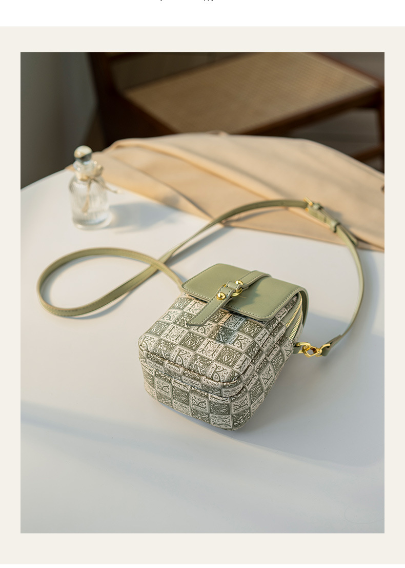 2023 Nuova borsa per cellulare ad alta capacità doppia divisa Borsa a tracolla versatile con una spalla Piccola borsa da donna_voghion.com