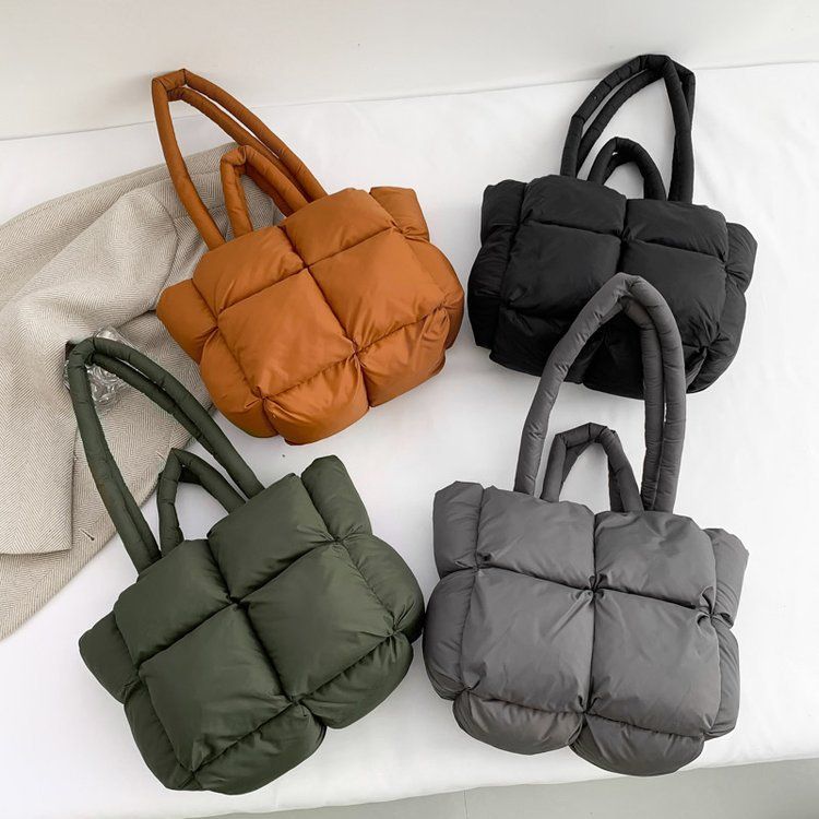 Tote 2024 Herbst/Winter Achselhöhle Plaid Weichschaum gefüllte Baumwollkissentasche Vielseitige Einzelschulter Damenhandtasche_voghion.com