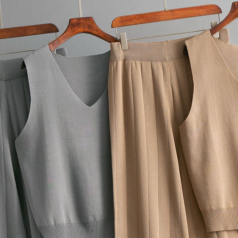 Top lavorato a maglia tinta unita con scollo a V e completo casual a due pezzi con gamba larga e vita alta alla moda estiva_voghion.com