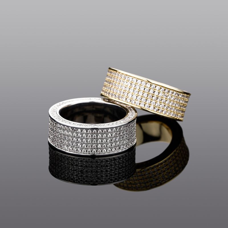 Anello impilabile Hip Hop da uomo e da donna con zirconi micro-pavé in oro o argento, design geometrico minimalista per l'uso quotidiano._voghion.com