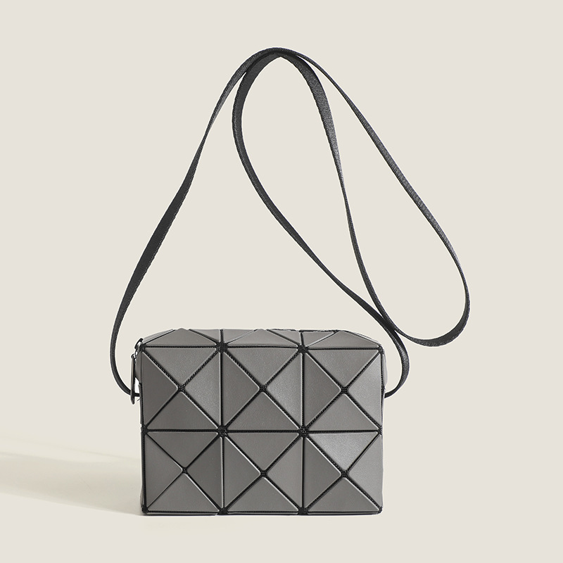 2024 Lingge Cupid Mini Geometry Square Box Pillow Small and Versatile One Shoulder Crossbody Women's Bag_voghion.com
