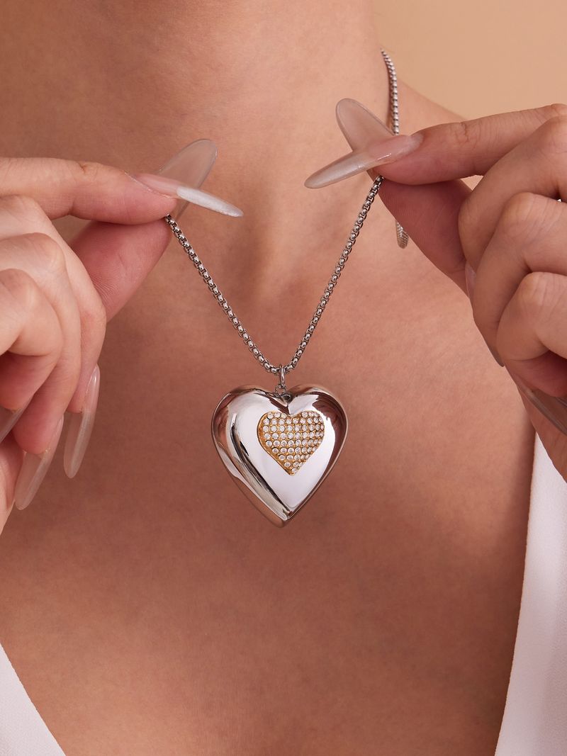 Square Sugar Heart-shaped Necklace With Fashionable Temperament, Titanium Steel Inlaid With Diamonds, Heart-shaped, Niche Long Sweater Chain_voghion.com