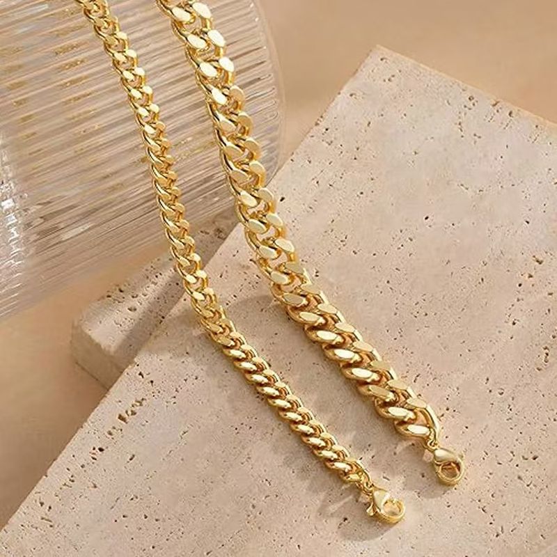 Doppellagiges Fußkettchen für Frauen, kubanische Kette, übertriebene Persönlichkeit, Nische, vielseitiger Strandstil, einfacher Schmucktrend_voghion.com