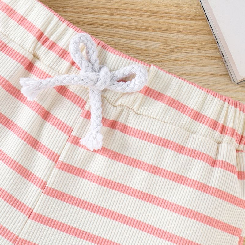 Set estivo per bambine, top a righe con scollo rotondo, maniche corte, patchwork, maniche a palloncino, pantaloncini con bordo ondulato_voghion.com