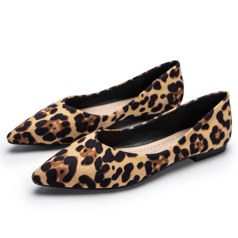 2025 New Sexy Pointed Leopard Pattern Single Shallow Mouth Flat Shoes, 41 42 Large Women's Shoes_voghion.com