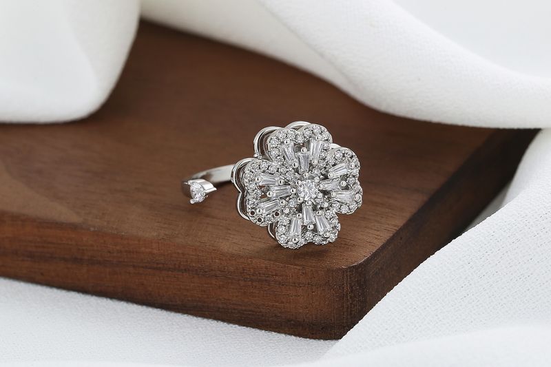 Foreign Trade European and American High-grade Sense Rotating Ring Relieving Pressure Copper Micro-inlaid Butterfly Flower Ring Rotating Ring_voghion.com