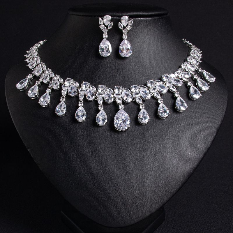 Collana con nappa elegante e luminosa, orecchini pendenti in stile europeo e americano, set di lusso, kit di gioielli con esplosioni transfrontaliere_voghion.com