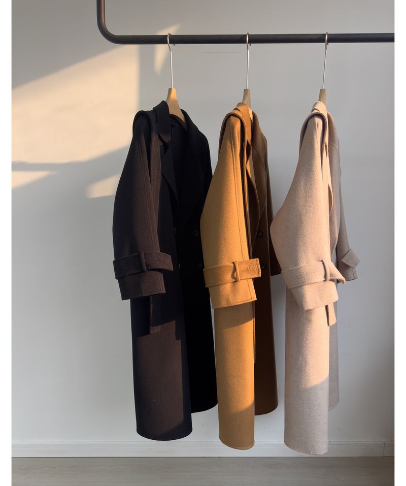 Trench double-face di lusso in misto cashmere e seta per donna – Elegante design con spalle scese, cappotto lungo aderente con drappeggio lusinghiero_voghion.com