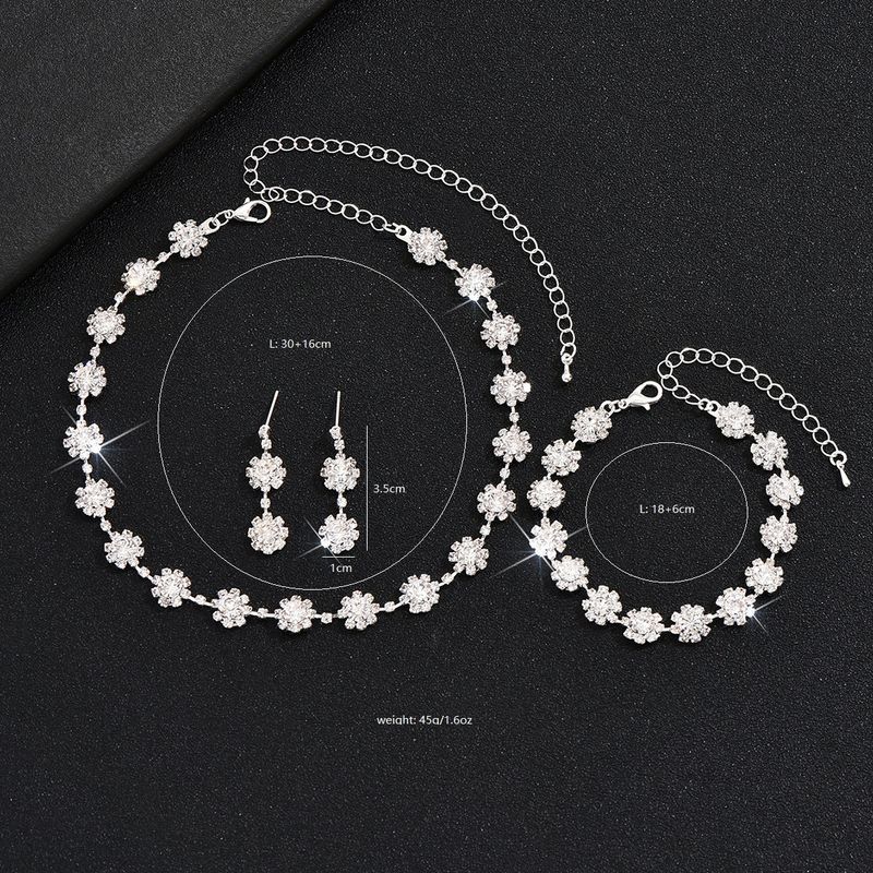 2024 Nieuwe Bruidsmode Bloemen Ingelegde Ketting Oorbellen Armband Driedelige Set Direct_voghion.com