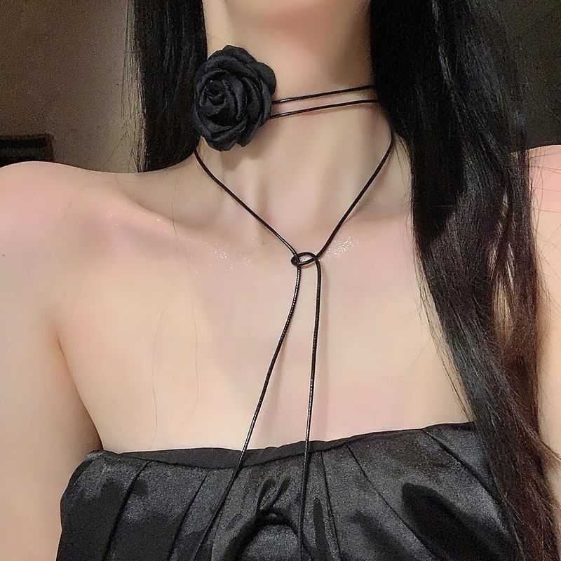 Molteplici metodi di indossaggio con accessori di camelia, collana per nicchia femminile, collare girocollo in corda di pelle rosa di alta qualità_voghion.com