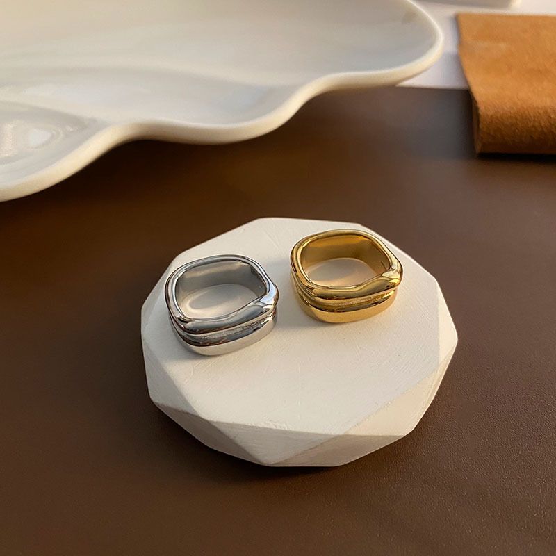 Versatile Niche Light Luxury Titanium Steel Non-Fading New 2024 Women's Fashion Gold And Silver Ring_voghion.com