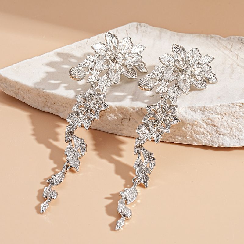 Orecchini a bottone con nappa floreale in stile metallo unico, leggeri e di alta qualità, design esagerato della personalità._voghion.com