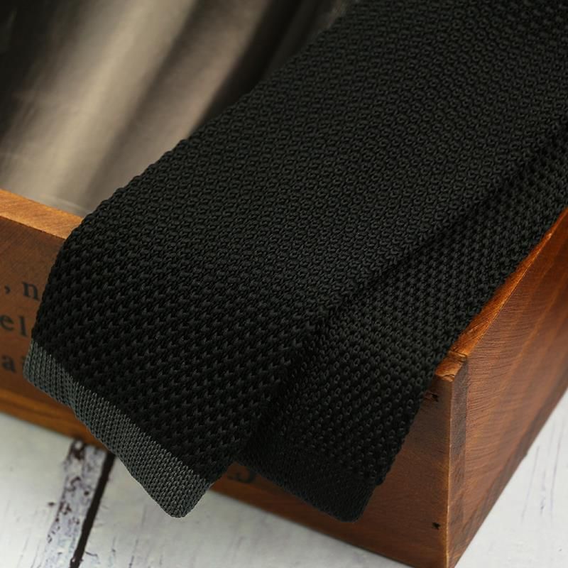 Cravatta da uomo casual in stile college britannico, 6 cm, stretta, lavorata a maglia, testa piatta, personalità versatile, color block blu e rosso_voghion.com