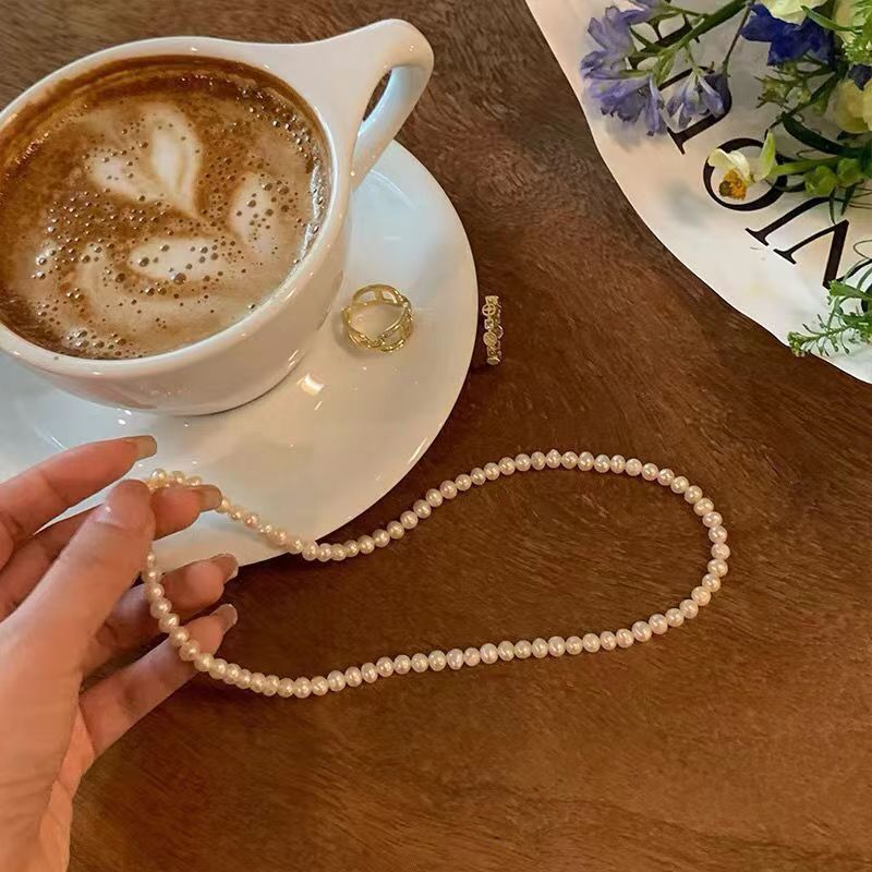 Leichte Luxus-Perlenkette im französischen Stil für Frauen in hochwertiger, eleganter All-Match-Mode-Schlüsselbeinkette Promi-Online-Promi-Halskette_voghion.com