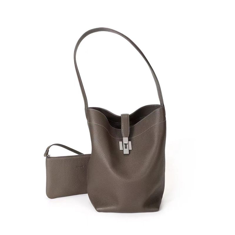 Women's Korean Version New Large Capacity Bucket Commuter Handbag Niche Vintage Shoulder Tote Bag_voghion.com