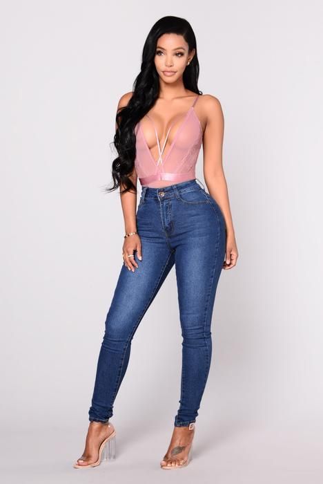 damjeans med hög stretch och pennbyxor_voghion.com