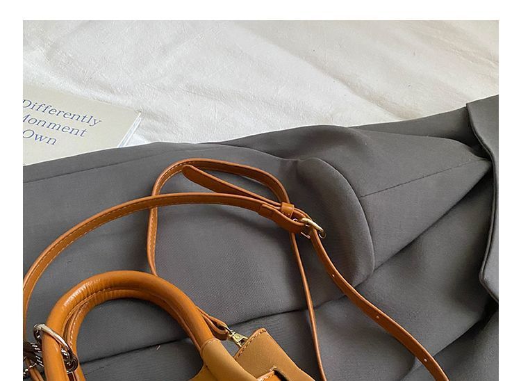 Handbag For Women 2025 New Autumn Winter Niche Super Popular Exquisite Vintage Single Shoulder Versatile Crossbody_voghion.com