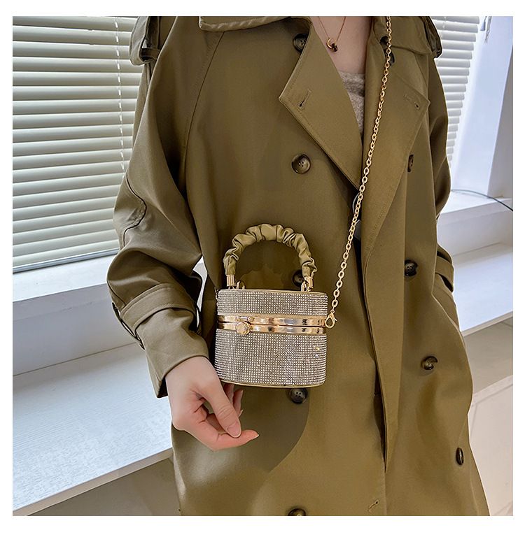 Spring Simple Western Style Mini Flash Diamond Fashion Bucket Bag 2023 New All-match Pleated Chain Shoulder Bag for Women_voghion.com