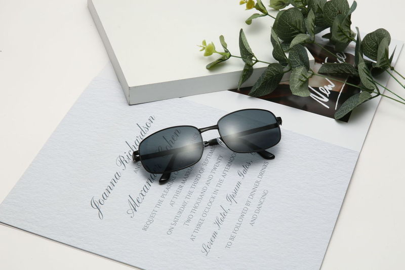 Unisex Men's sunglasses color-changing polarizing glasses sunglasses UV protection for driving_voghion.com