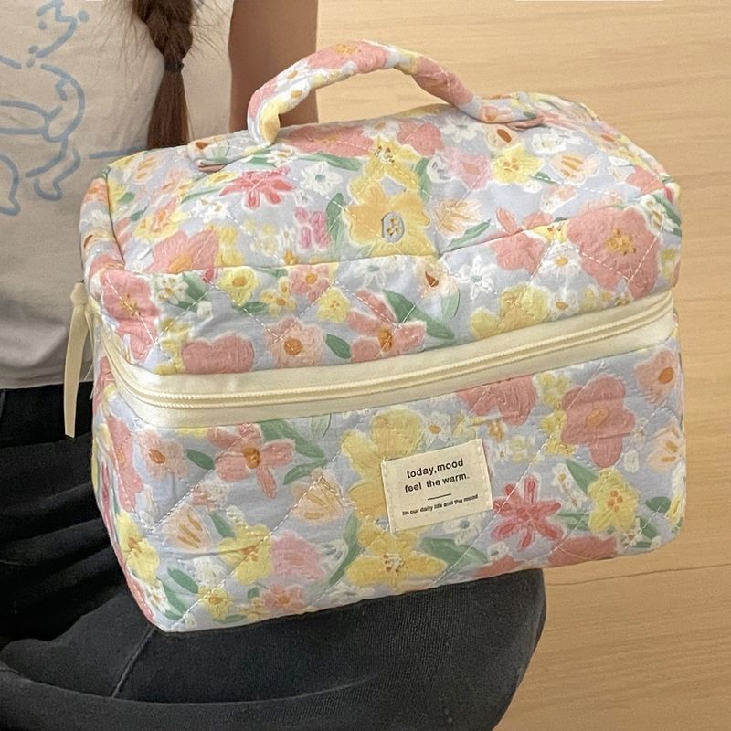 Blumen-Kosmetiktasche, süße, tragbare Cartoon-Spültasche für Studenten, gesteppt, große Kapazität, süße, frische Aufbewahrungstasche_voghion.com