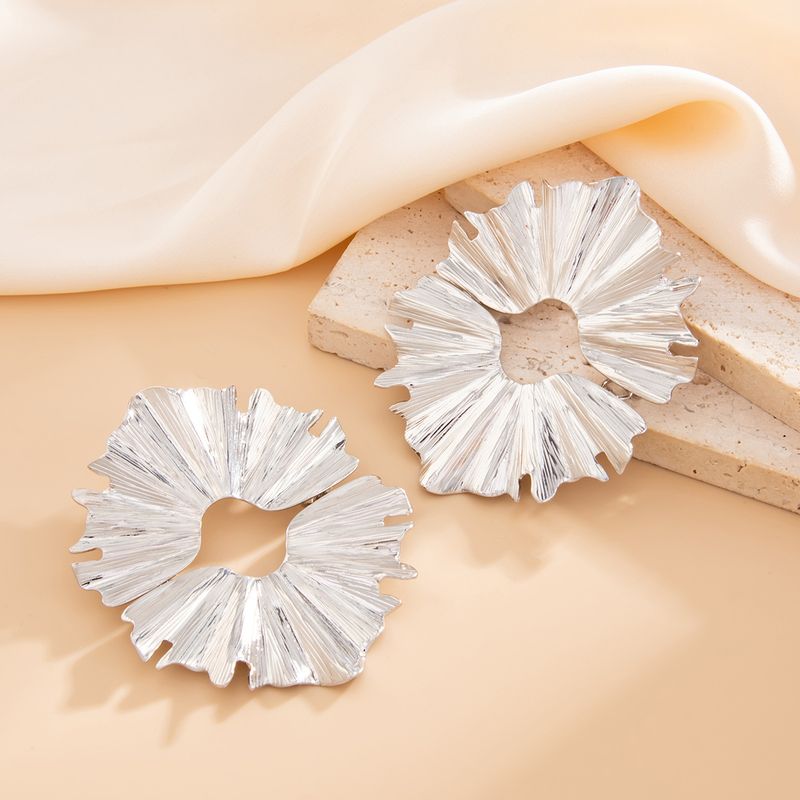 Orecchini pendenti con perle e girasole plissettati, linea di moda Ins, clip per orecchini a clip_voghion.com