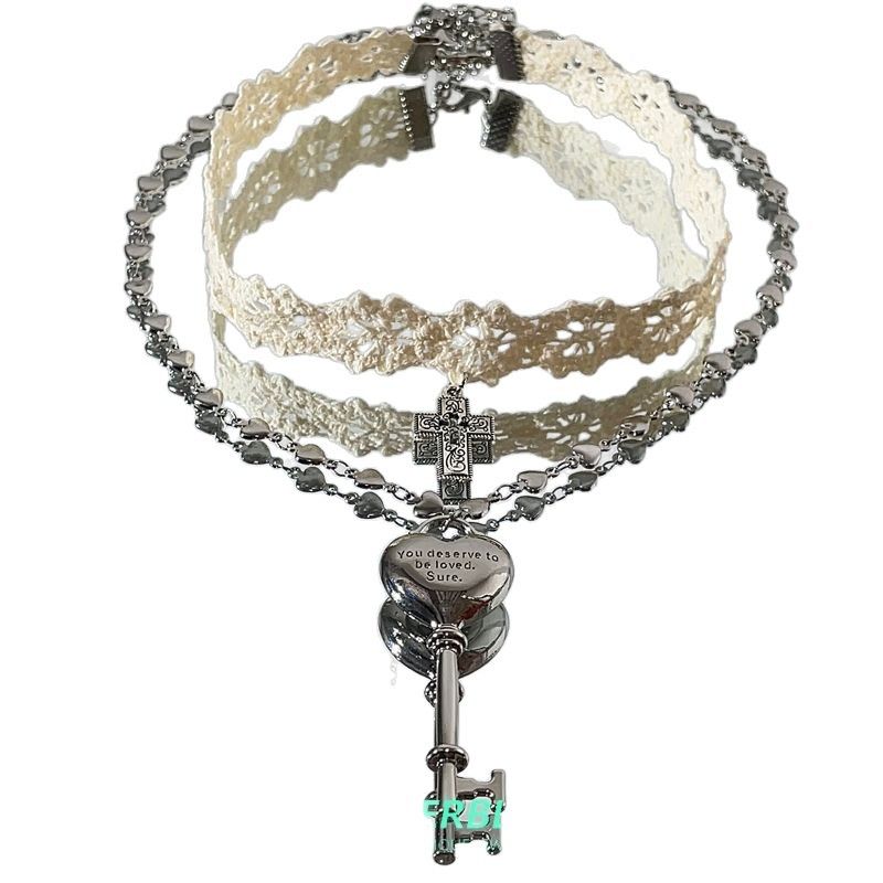 Collana girocollo con ciondolo a forma di cuore a strati in pizzo bianco con cinturino incrociato, dolce e fresco, per donna, con un design unico._voghion.com