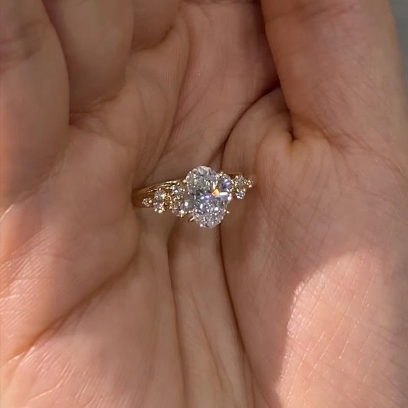 Chinese Style Sparkling Pigeon Egg For Women 2025 New High-end Luxury Exquisite Zircon Index Finger Ring_voghion.com