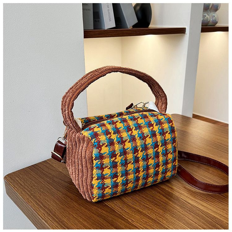 Borsa a tracolla casual alla moda, piccola e quadrata, di tendenza, nuova primavera 2024, da donna_voghion.com