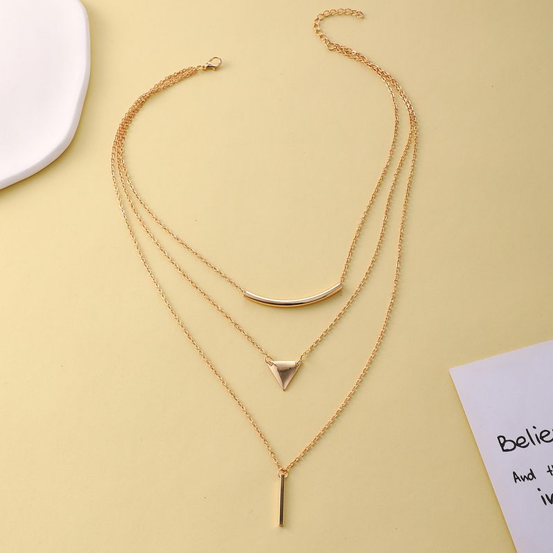 Collar de 3 capas con geometría de triángulo dorado de nuevo estilo_voghion.com